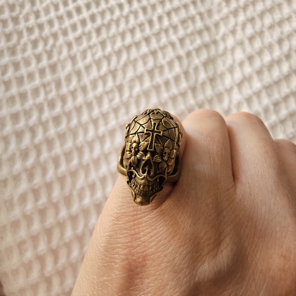 Super cool sugar skull ring by moon Raven design - Picture 6 of 6